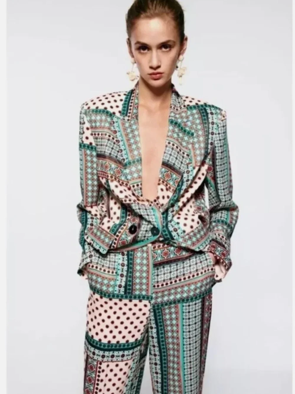 ZARA Retro Patchwork Printed Multicolor Satin-Effect Blazer and matching pants - Picture 3 of 10
